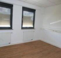 Neu renovierte Büro- Gewerberäume, barrierefrei - direkt in Werneck