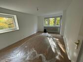 Foto - Frisch renovierte 3-Zimmer-Wohnung mit Balkon in W-Gräselberg