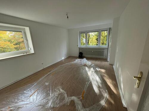 Foto - Frisch renovierte 3-Zimmer-Wohnung mit Balkon in W-Gräselberg