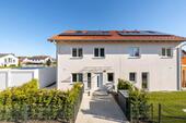 Foto - Zum Erstbezug: Hochwertige, energieeffiziente Haushälfte mit Einfamilienhaus-Charakter