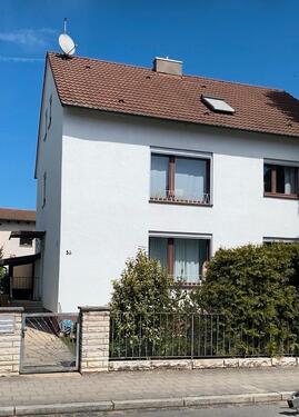 Foto - Kleine möblierte 2-Zi. DG-Wohnung