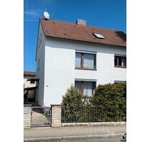 Kleine möblierte 2-Zi. DG-Wohnung - Fürth Atzenhof