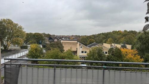 Foto - 2 12 Zimmer mit grossem Balkon - 820,00 EUR Kaltmiete, ca.  70,00 m²