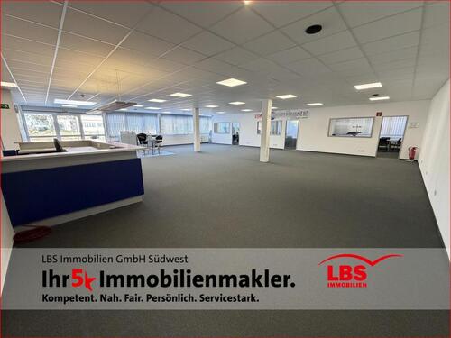 Foto - Moderne Gewerbeeinheit mit Ausstellung, Büro, Werkstatt und Lager