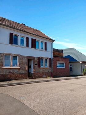 Foto - Großzügiges Einfamilienhaus mit Einliegerwohnung in Fürfeld