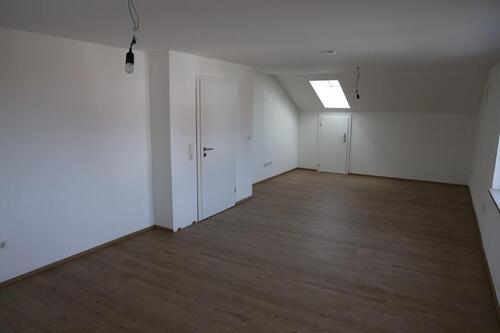 Foto - Dachgeschoßwohnung in Monheim zur Miete