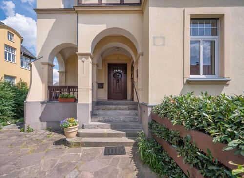 Foto - Große, helle Wohnung in repräsentativer sanierter Jugendstilvilla