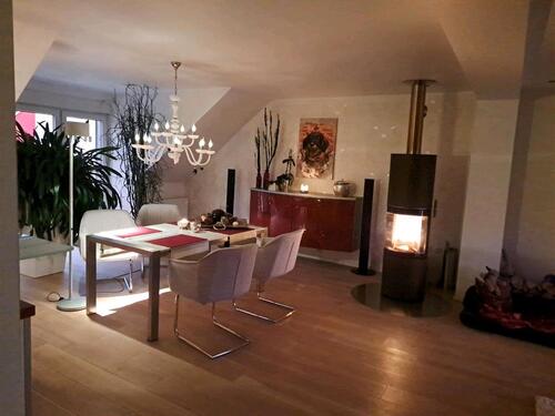 Foto - Gehobene,lichtdurchflutete Dachgeschosswohnung