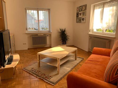 Foto - Appartement - Schlafzimmer + Esszimmer mit Bad + Küche möbiliert