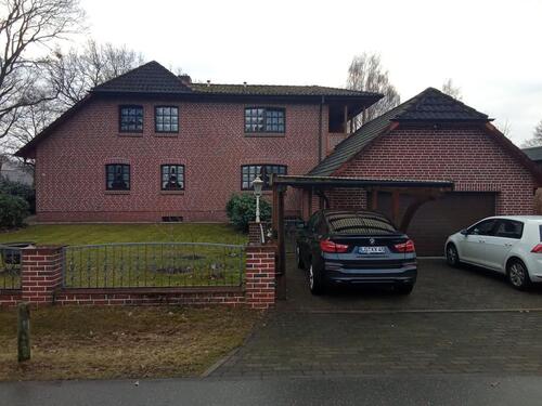 Foto - Einfamilienhaus mit 2 WEDoppelgarageVollkeller gr. Grundstück