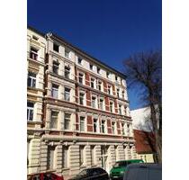 Gemütliche 4-Raum Wohnung mit nagelneuem Vinylfußboden und Einbauküche. - Magdeburg Leipziger Straße