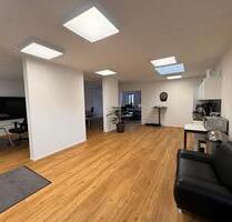 Helle und Moderne Büro - oder Praxisfläche - Ludwigsburg Eglosheim