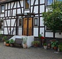 freistehendes Fachwerkhaus mit großerTerrasse zu vermieten - Florstadt