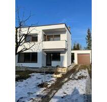 Doppelhaushälfte - 1.950,00&nbsp;EUR Kaltmiete, ca.&nbsp; 121,00&nbsp;m&sup2; in Burghausen (PLZ: 84489)