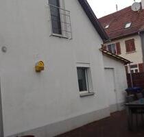 ein schönes 2-Zimmer-Haus. - 490,00 EUR Kaltmiete, in Göppingen (PLZ: 73037) Bruckwasen