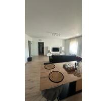 Großzügige Kernsanierte 2 Zimmer Wohnung, Lichtenau Ortsmitte.