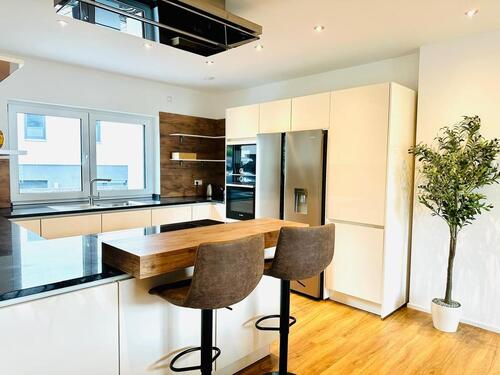 Foto - Haus zur Miete auf Zeit - 2.900,00&nbsp;EUR Kaltmiete,