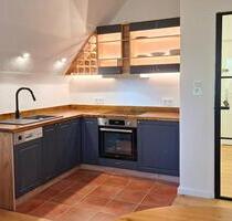 Charmantes 3-Zimmer Dachgeschoss-Apartment in Beelitz - Teilmöbli