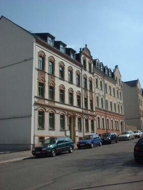 Foto - 2-Zi.-Dachgeschosswohnung mit tollem Parkettboden, auch für die junge Familie