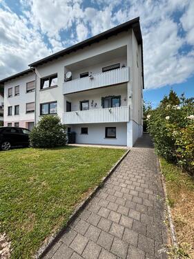 Foto - 2-Zimmer Wohnung mit Balkon in verkehrsberuhigter Seitenstraße!