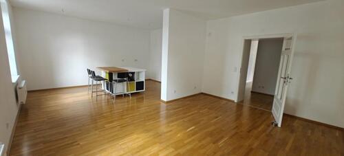 Foto - Exklusive 3-Zimmer Mietwohnung in zentraler Lage Altbau – Denkmalschutz mit Aufzug - M542