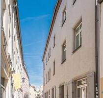 Stilvolle 3-Zimmer-Wohnung mit Loggia und Aufzug im Herzen der Regensburger Altstadt