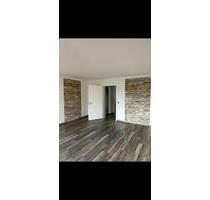 Schöne helle 4 Zimmer Wohnung + Garage in Schillingsfürst