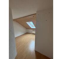 WG 1 Zimmer in 3er Wohnung - 475,00&nbsp;EUR Kaltmiete, ca.&nbsp; 10,00&nbsp;m&sup2; in Günzburg (PLZ: 89312)