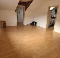 Gemütliche 3-Zimmer-Dachgeschosswohnung in zentraler Lage von Neu - Neustadt an der Weinstraße