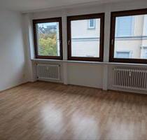 Mittendrin! Große und gepflegte 4ZKB und Balkon Wohnung zu vermieten! - Wiesbaden Südost