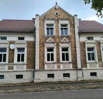 Haus mit 2 Wohnungen im EG mit zur Zeit 113,31 Qm,39249 Pömmelte. - Barby
