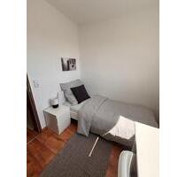 2 freie Zimmer in moderner 4er-WG – saniert, möbliert & bezugsfertig! - Frankfurt am Main Eschersheim 2 freie Zimmer in moderner 4er-WG – saniert, möbliert & bezugsfertig! - Frankfurt am Main Eschersheim