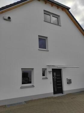 Foto - Neuwertige DHH nähe Saturarena - 1.800,00&nbsp;EUR Kaltmiete, ca.&nbsp; 130,00&nbsp;m&sup2;