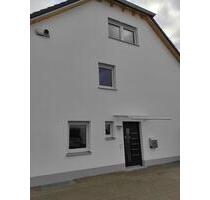 Neuwertige DHH nähe Saturarena - 1.800,00&nbsp;EUR Kaltmiete, ca.&nbsp; 130,00&nbsp;m&sup2; in Ingolstadt (PLZ: 85053) Südost