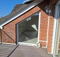 Helle moderne Wohnung mit Fernblick, großem Balkon 80 m² Wohnfl. - Helmenzen