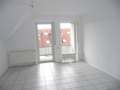 Foto - Gepflegte 3-Zimmer-DG-Wohnung - 568,00&nbsp;EUR Kaltmiete, ca.&nbsp; 75,00&nbsp;m&sup2;