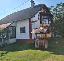 Einfamilienhaus mit einer Einliegerwohnung und Doppelgarage - Tiefenbach