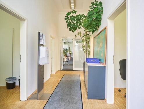 Foto - Büroflächen im ersten Stock– mit Teeküche-ab 6,50 EURm²!*