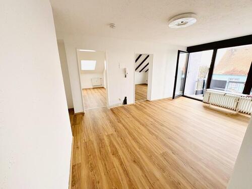 Foto - 3 ZKB-Dachgeschosswohnung (65 m²) – modern renoviert & ruhig gelegen in Osthofen