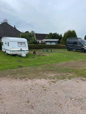 Foto - Stellplatz für Wohnwagen,Wohnmobil oder andere Anhänger