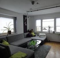 Ruhige, sehr schöne 3-Zimmerwohnung mit Einbauküche und Balkon - Hildrizhausen