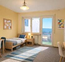 Wohnen mit Stil: Attraktives Zimmer in großzügiger Wohnung frei - Hammelburg
