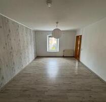 Großzügige, schön geschnittene 6-Zimmer-Wohnung - Kirchenlamitz Hohenbuch