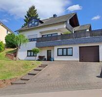 Haus mit Einliegerwohnung und großem Garten in Waldrach