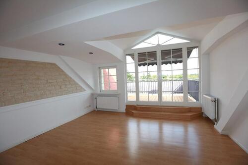 Foto - Schöne, renovierte 3,5 Zimmer-Wohnung (bezugs-und provisionsfrei)