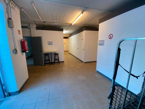Foto - Lagerraum Halle Garage Aktenlager Warenlager Lager Lagerbox