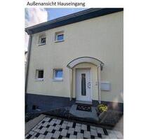 Gepflegte Doppelhaushälfte mit Terrasse, Garage mit direktem Haus - Solingen Höhscheid