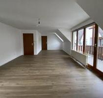 Renovierte Dachgeschosswohnung mit Balkon im Herzen der Altstadt - Dillenburg