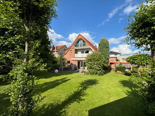 Foto - Einfamilienhaus mit Einliegerwohnung
