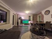 Foto - Erdgeschoss Wohnung im 4 Parteien Haus